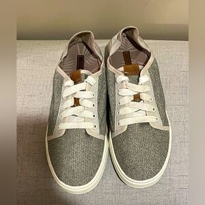 OluKai Grey & Tan Slip-on Sneakers
Size 9